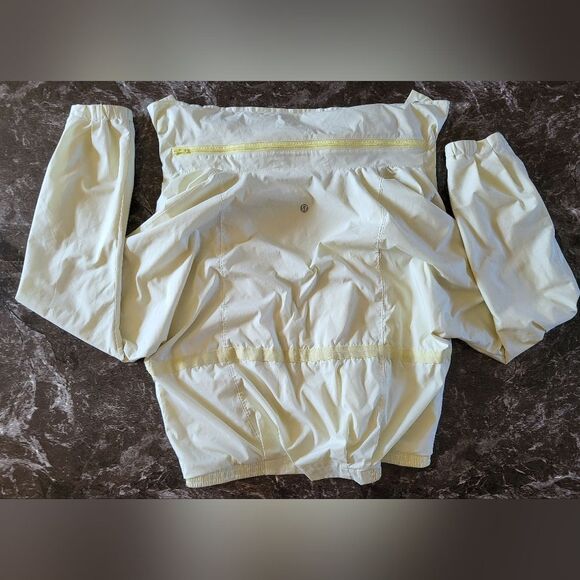 Lululemon Size 4 Light Yellow Hood-Lite Jacket - Picture 3 of 6